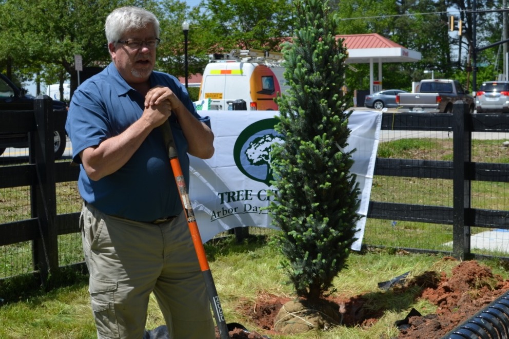 37398374_1551311238555066_r